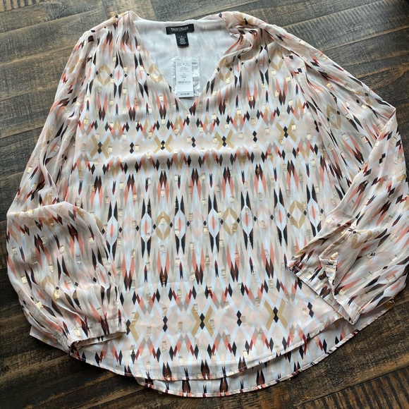 White House Black Market Tops - White House black market top!